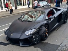 Lamborghini Aventador устроил аварию в центре Лондона