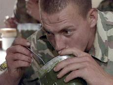 "Дедовщина" в эфире: как солдат заставляют "Родину любить"