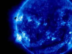 Возле Солнца обнаружено НЛО величиной с Землю