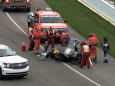 На тренировке «Инди 500» взлетел болид