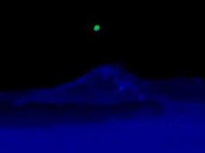 НЛО, влетающий в жерло вулкана Этна