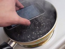 "Приготовление" iPhone 6 в кока-коле стало хитом интернета