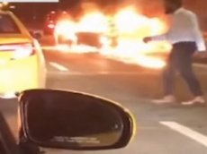 Виновник аварии уехал на такси, пока его пассажирка горела заживо