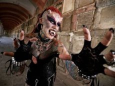 Женщина-вампир