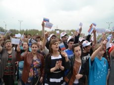Хор из 2000 жителей Бердска исполнил песню «День Победы»