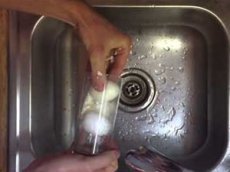 Как за три секунды почистить вареное яйцо