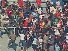 Финал чемпионата Аргентины по футболу перерос в побоище