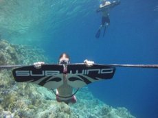 Саймон Сиверстен изобрел крылья для плавания под водой