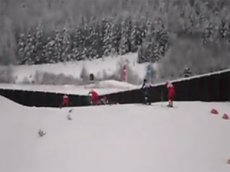 Российскую лыжницу "уронили" на первенстве мира