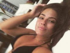 Эшли Грэм опубликовала «горячее» видео