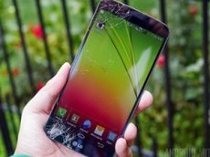 Дроп-тест изогнутого смартфона