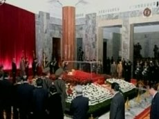 Ким Чен Ир в стеклянном гробу