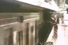 Корейцы предотвратили суицид в метро