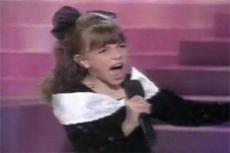 Бритни Спирс образца 1991 года: белая и пушистая