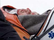 Вылетевшему с трассы горнолыжнику ампутируют ногу