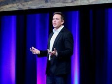 Илон Маск станцевал на открытии завода в Китае