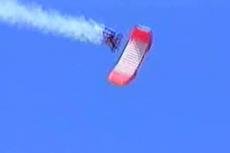 Новый мировой рекорд: парашютист прыгнул с самым маленьким куполом