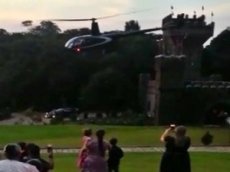 Гости на свадьбе засняли падение вертолета с невестой