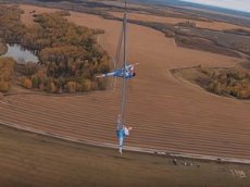 Необычный полет в Бердске: 600 метров над землей и 8 минут аэроакробатики