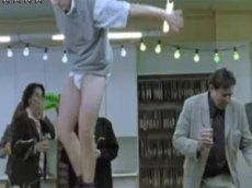 Несерьезная бельгийская реклама о серьезной проблеме пьянства