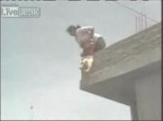 В Перу женщина с ребенком совершила попытку суицида