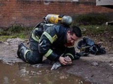 Спасение котёнка на пожаре в Морозовских казармах в Твери