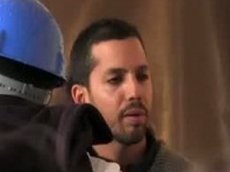 Фокусник Блейн пропустил через себя миллион вольт