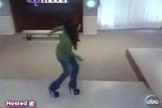 В телешоу "Кто хочет стать супермоделью?" одна из конкурсанток чудом не переломала ноги