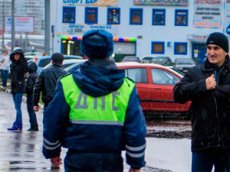 В Москве засняли на видео «танцующего полицейского»