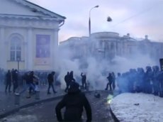 Футбольные фанаты устроили погромы на Манежной площади и в метро