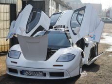 Механик-любитель собрал суперкар "Макларен Ф1"