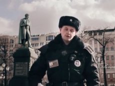 Полицейские устроили флешмоб с чтением стихотворения Пушкина на разных языках