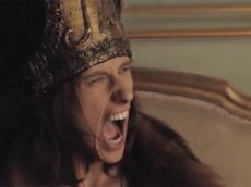 В рекламе одежды показали, как не надо одеваться