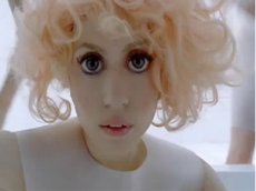 Как стать похожей на Lady Gaga из клипа Bad romance