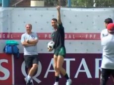 Роналду станцевал на тренировке перед встречей со сборной Уругвая