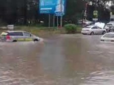В Красноярске после аномального ливня начался потоп