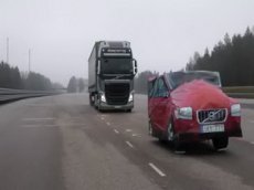 Тест экстренного торможения фуры Volvo с 40 тоннами груза