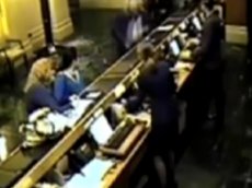 Французское ТВ показало записи камер слежения по делу Стросс-Кана