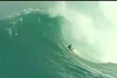 Продвинутые серфингисты поймали 20-метровую волну на Гаваях
