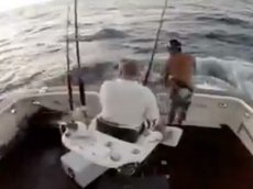 Марлин выгнал рыбака из лодки