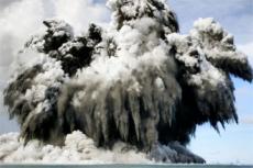 Извержение подводного вулкана у побережья архипелага Тонга