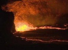 Поток лавы из вулкана Килауэа достиг Тихого океана