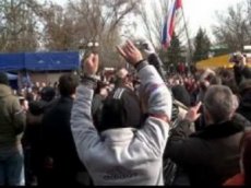 В Керчи толпа разогнала и избила сторонников Евромайдана