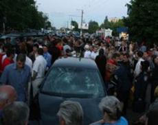 300 человек устроили самосуд над майором ГАИ, сбившем двух студентов