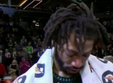 Баскетболист набрал 50 очков за матч и расплакался
