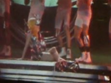 Леди GaGa стало плохо на концерте?