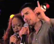 Пляшущего Тома Круза засняли на вечеринке сайентологов