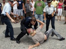 В Праге таксисты устроили массовую драку с полицейскими