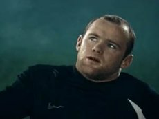 Руни обыграл самого себя в рекламе энергетического напитка