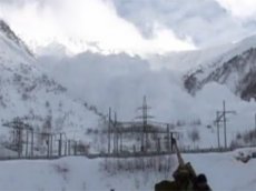 Лавины на Кавказе расстреливают ракетами